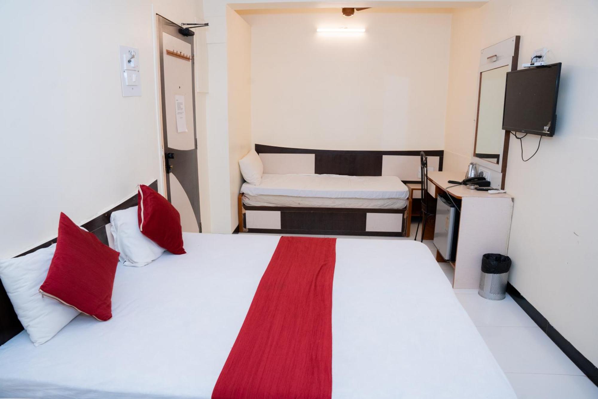 Saigal Guest House Mumbai Ngoại thất bức ảnh