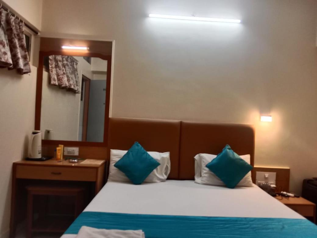 Saigal Guest House Mumbai Ngoại thất bức ảnh